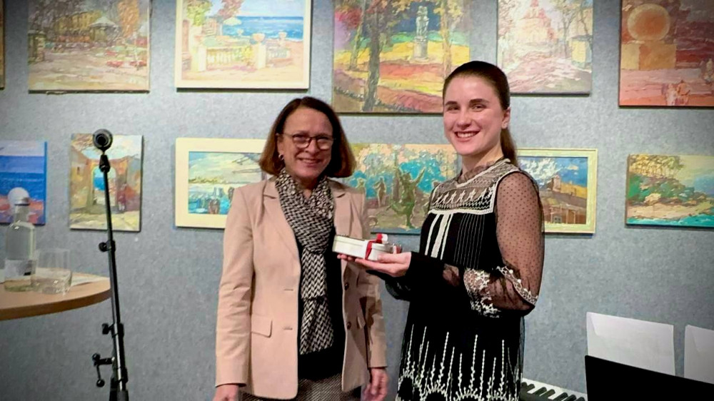 1633 image for slide