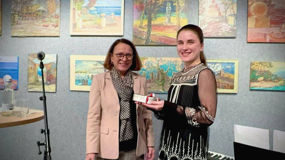 2404 image for slide